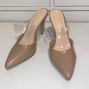 BRAND NEW - Nude heel pump with clear strap (EU 42) fits like US 9 (runs small)